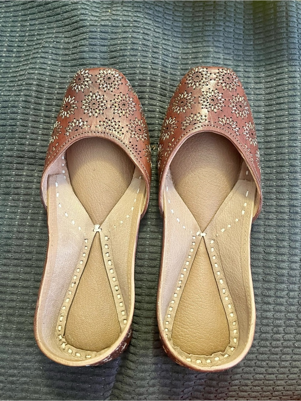 Hand Embroidered  Floral Cutout Leather Moccasins- 7.5